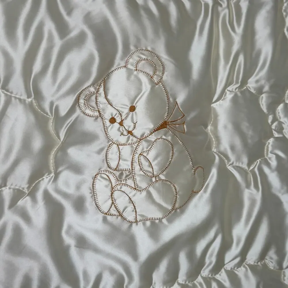 Vintage 1960s The Quiltex Co Satin Baby Crib Comforter Teddy Bear Ruffle 34x42